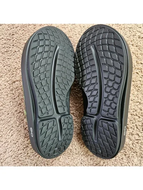 OOFOS OOahh Slide Sandals M9 W11 Sport Recovery Black Shamrock St. Patrick's Day - Picture 5 of 7